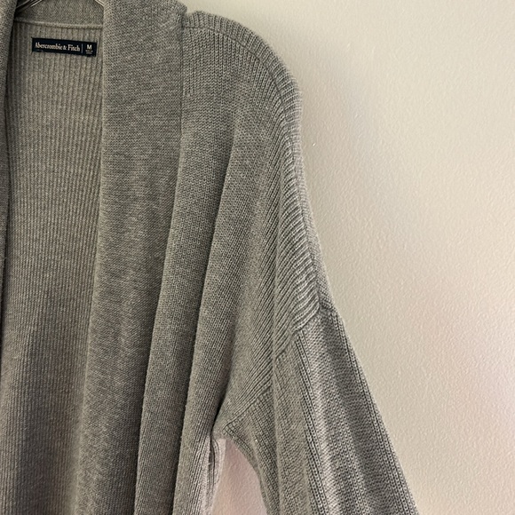 Abercrombie and fitch ribbed High Low Dolman Open Cardigan. Size Med. Light Gray - Picture 6 of 10